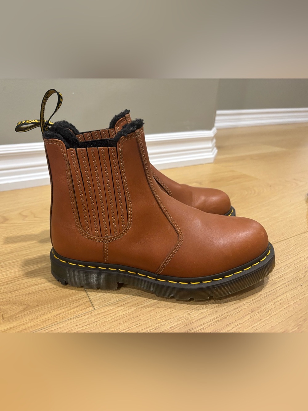 Dr. Martens 2976 Leonore Faux Fur Lined Chelsea Boots